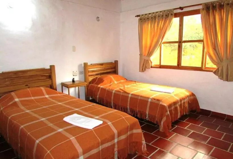 ユースホステル Ecoposada Viña De Aldana
