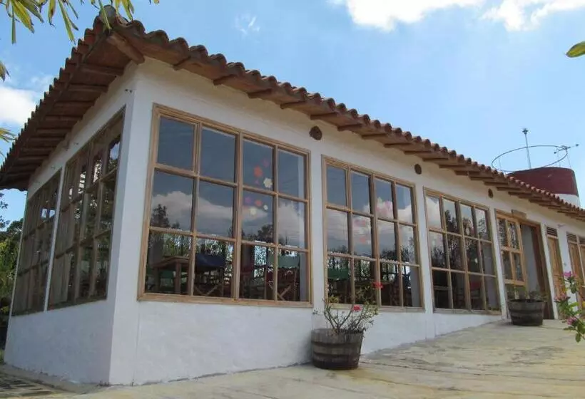 ユースホステル Ecoposada Viña De Aldana