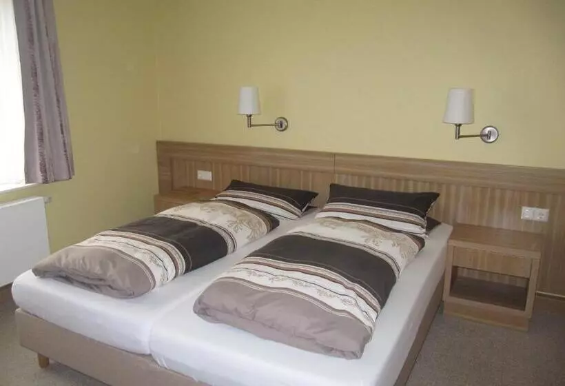 Retkeilymaja Gasthaus Zum Güldenen Rößlein