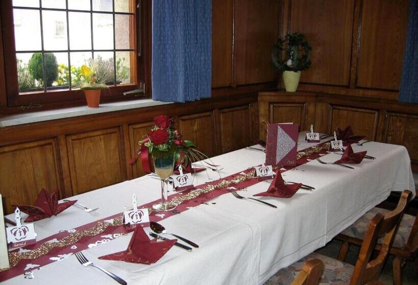 Общежитие Gasthaus Zum Güldenen Rößlein