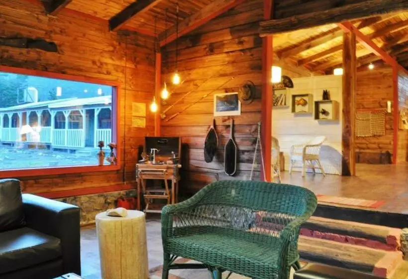 Retkeilymaja Las Pitras Lodge