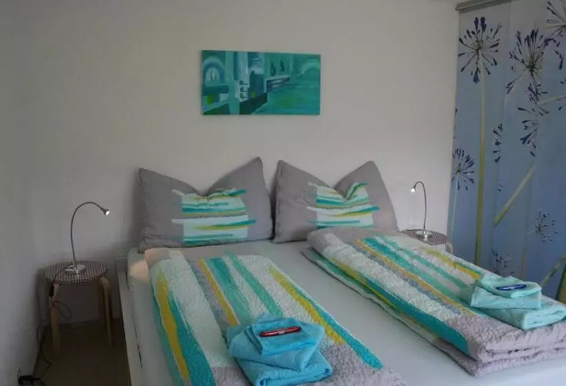 Aamiaismajoitus (B&B) Bnb Mönthal Im Jurapark