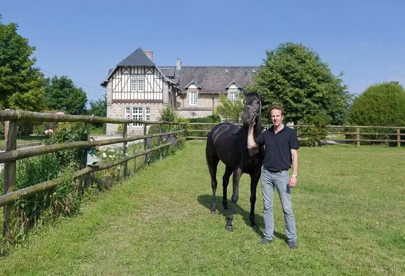 Aamiaismajoitus (B&B) Clerval Maison D Hôtes Et Gîtes