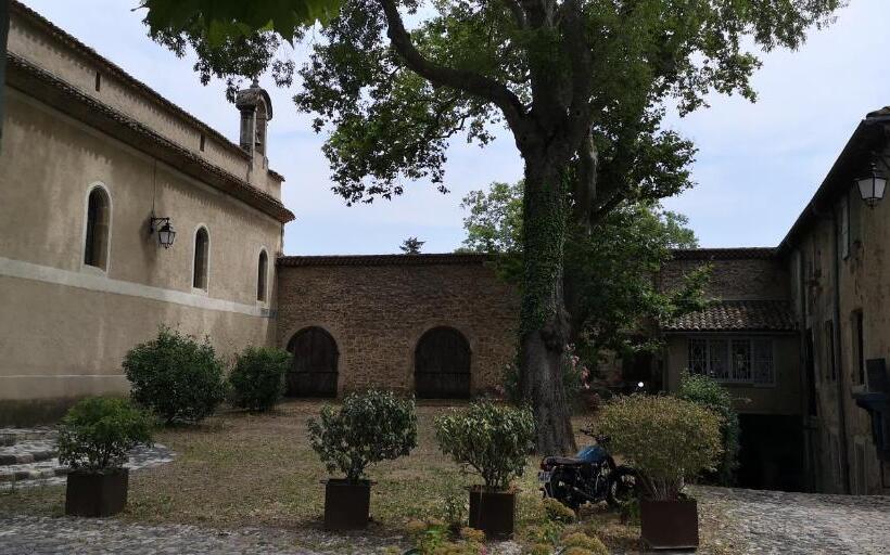 مبيت وإفطار Le Mimosa