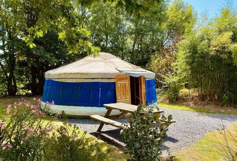 ベッドアンドブレックファースト Les Yourtes Du Béarn   Domaine Des Deux Clos