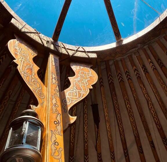 住宿加早餐 Les Yourtes Du Béarn Domaine Des Deux Clos