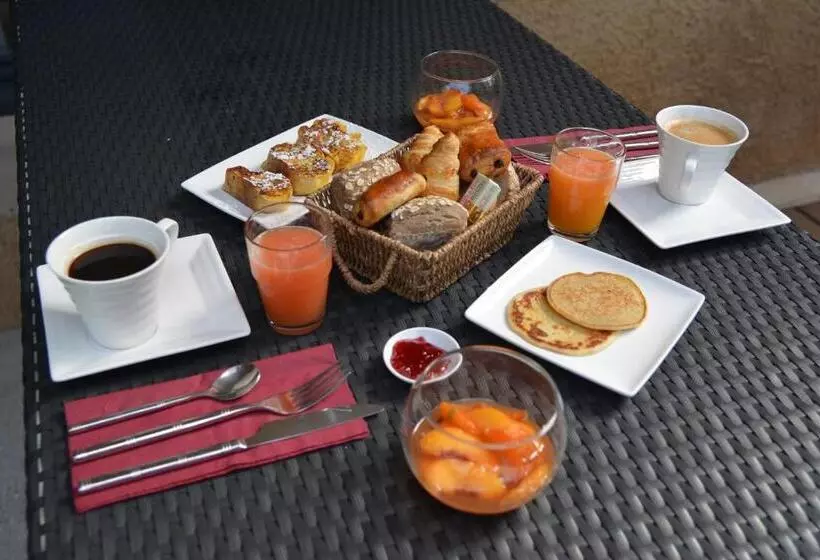 Aamiaismajoitus (B&B) Lili Paradis