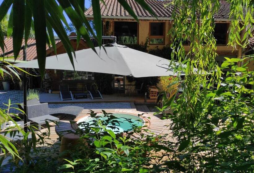 مبيت وإفطار Lili Paradis