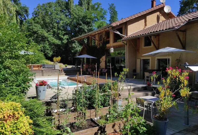 Aamiaismajoitus (B&B) Lili Paradis