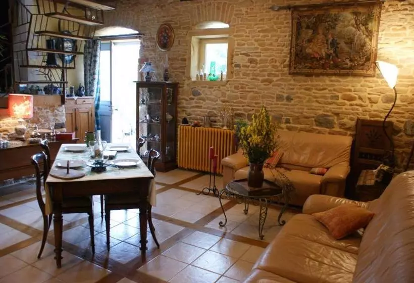 Aamiaismajoitus (B&B) Maison D'hotes Du Vert Vallon