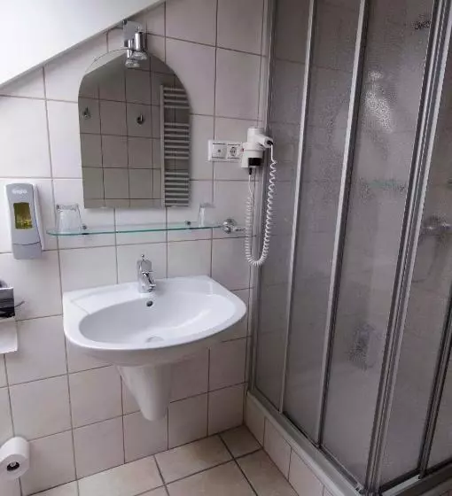 ベッドアンドブレックファースト Publo étterem és Panzió