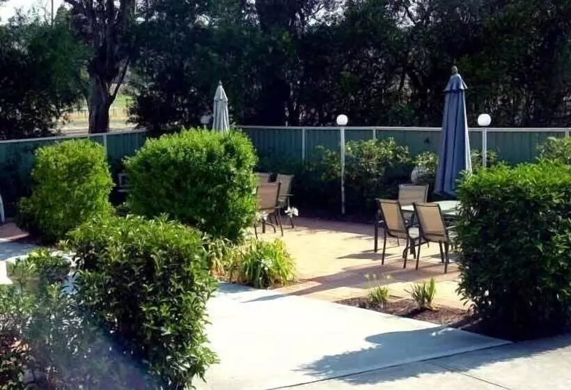 Branxton House Motel