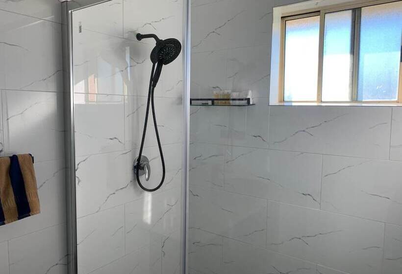 Branxton House Motel