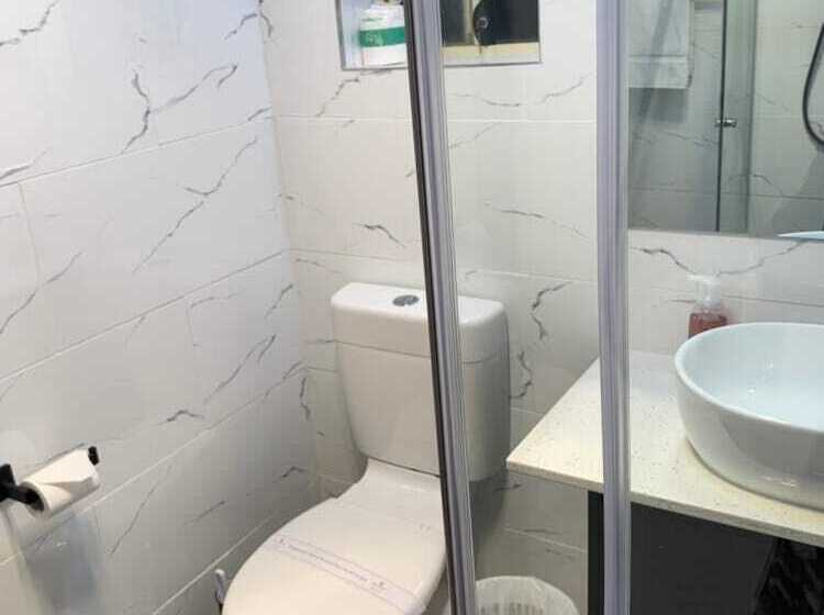 Branxton House Motel