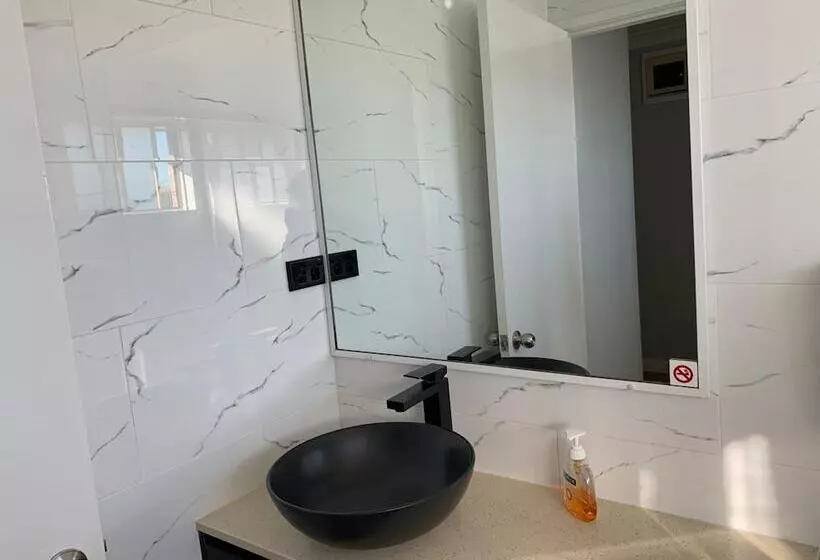 Branxton House Motel