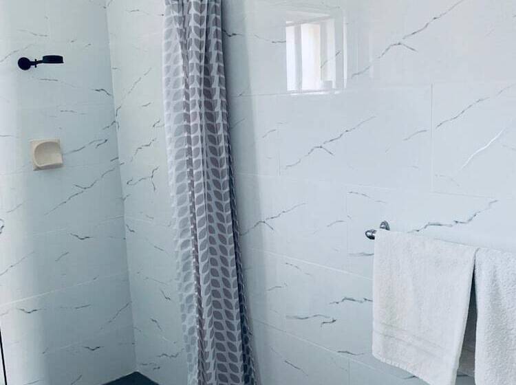 Branxton House Motel