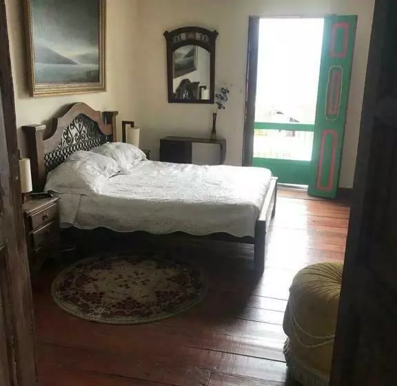 ホテル Colonial   Salamina Caldas