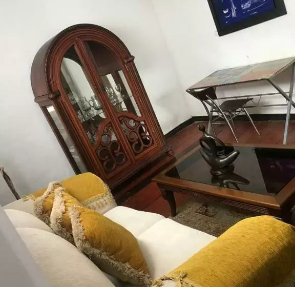 ホテル Colonial   Salamina Caldas