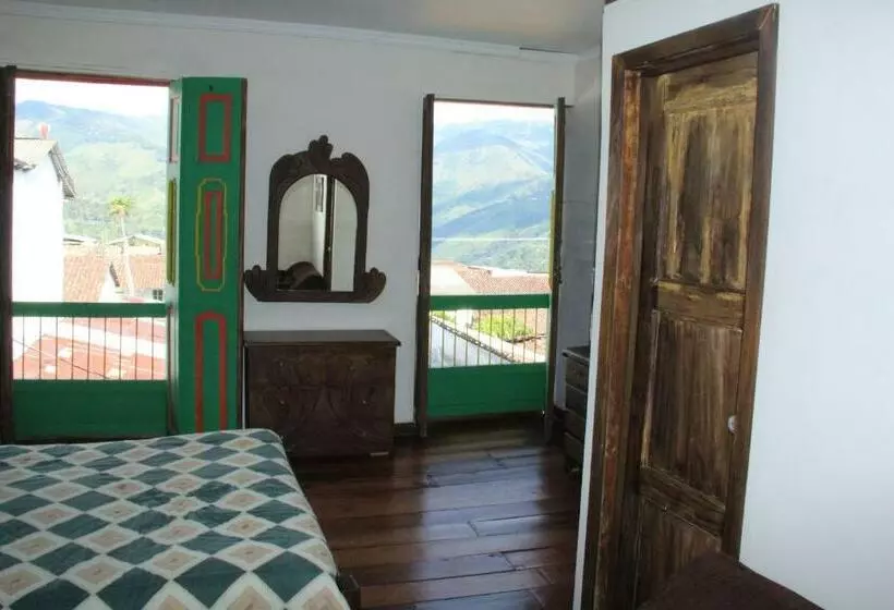 ホテル Colonial   Salamina Caldas