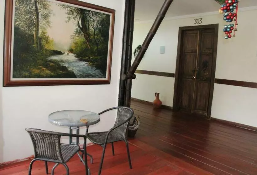 ホテル Colonial   Salamina Caldas