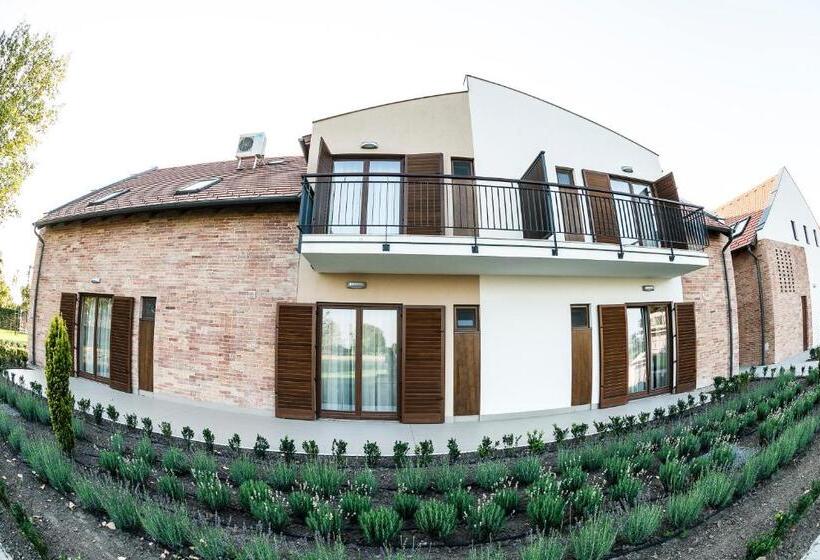 Отель Levendula