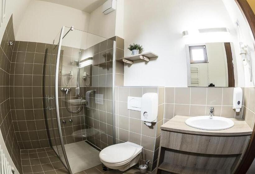 Отель Levendula