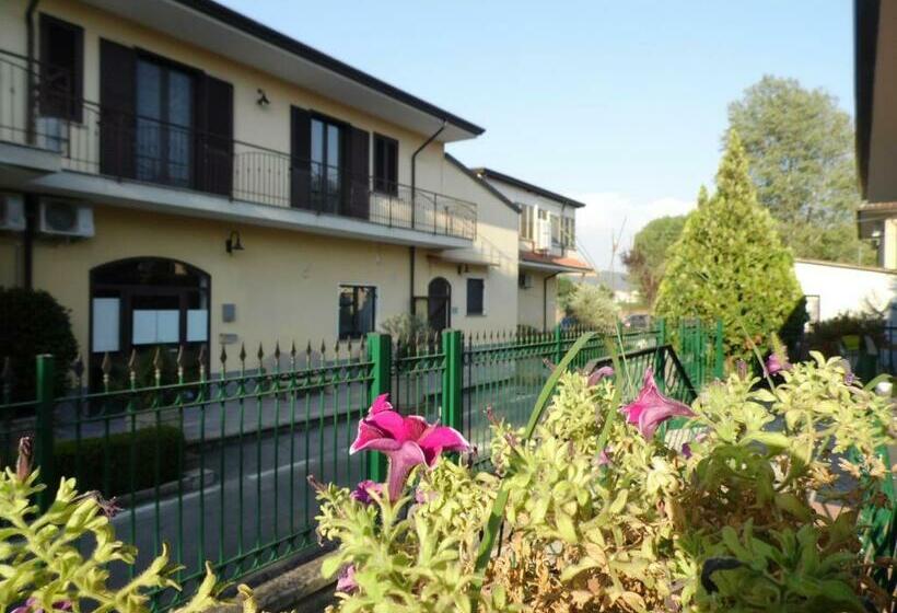 בית מלון כפרי Rosso Di Sera