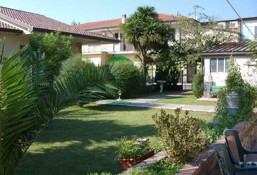 Hotelli Rosso Di Sera