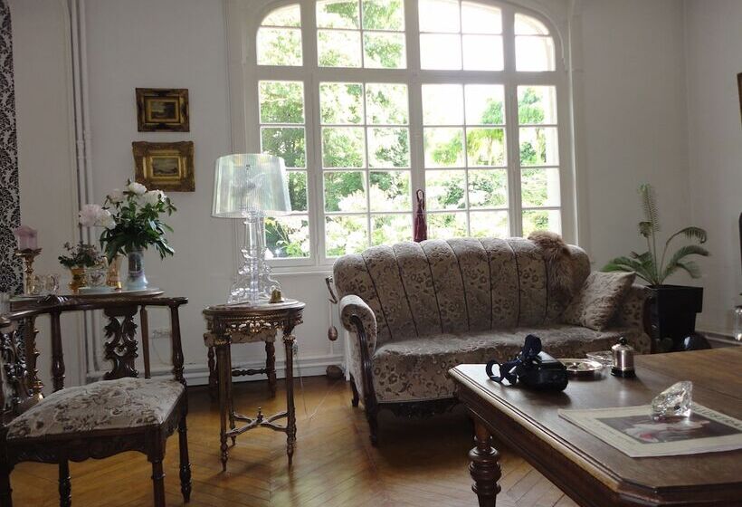 פנסיון Manoir Le Louis Xxi