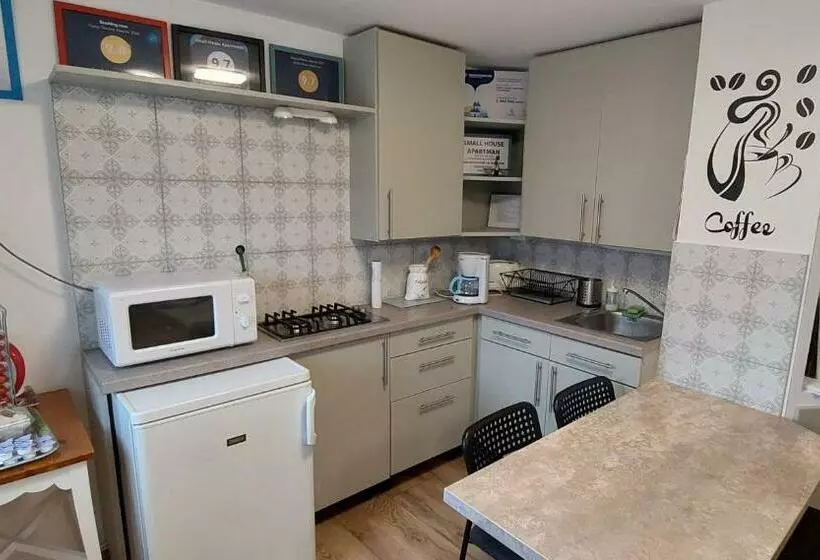 Majatalo Small House Apartment