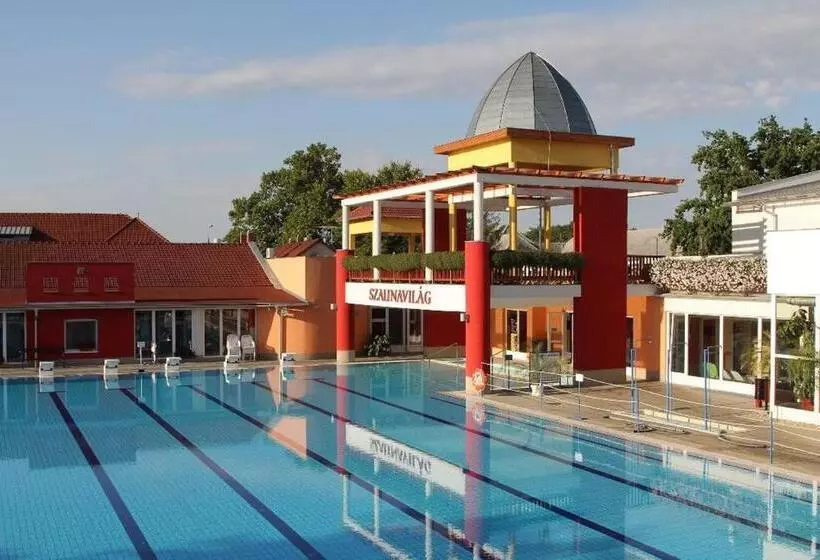 ペンション Tömörkény Vendégház