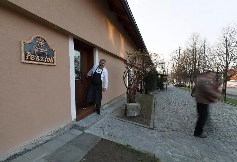 Majatalo U Námořníka Restaurant A Penzion
