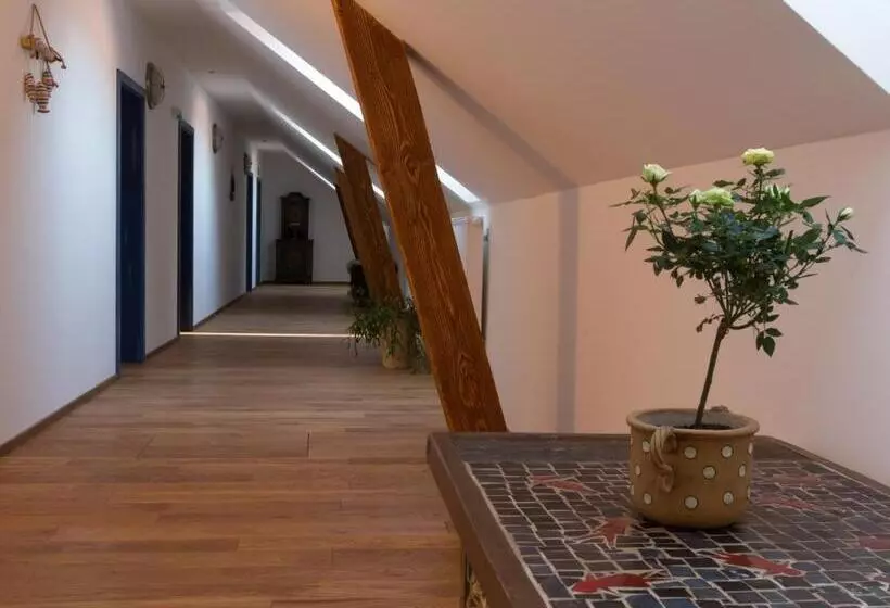 Majatalo U Námořníka Restaurant A Penzion