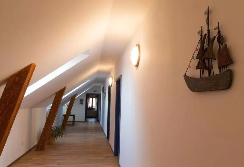 Majatalo U Námořníka Restaurant A Penzion