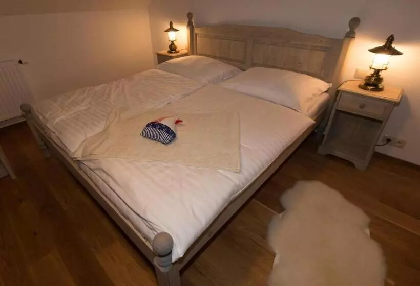 Majatalo U Námořníka Restaurant A Penzion