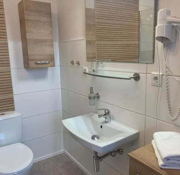 Retkeilymaja Restaurant Landgasthof Zum Wiesengrund