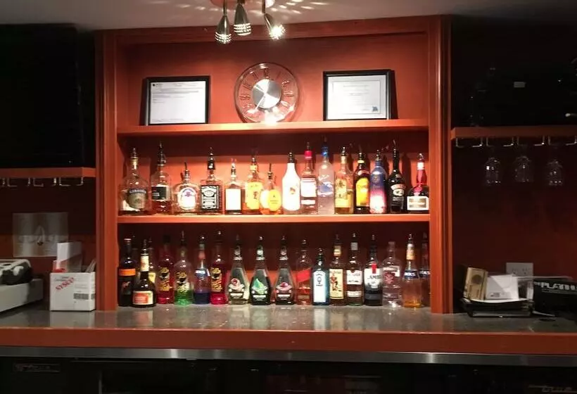 Retkeilymaja Riverside Inn