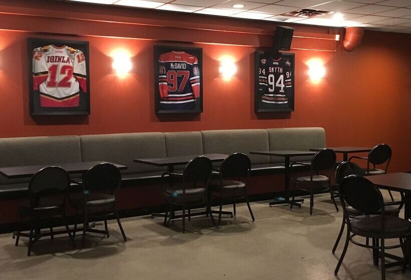 Общежитие Riverside Inn