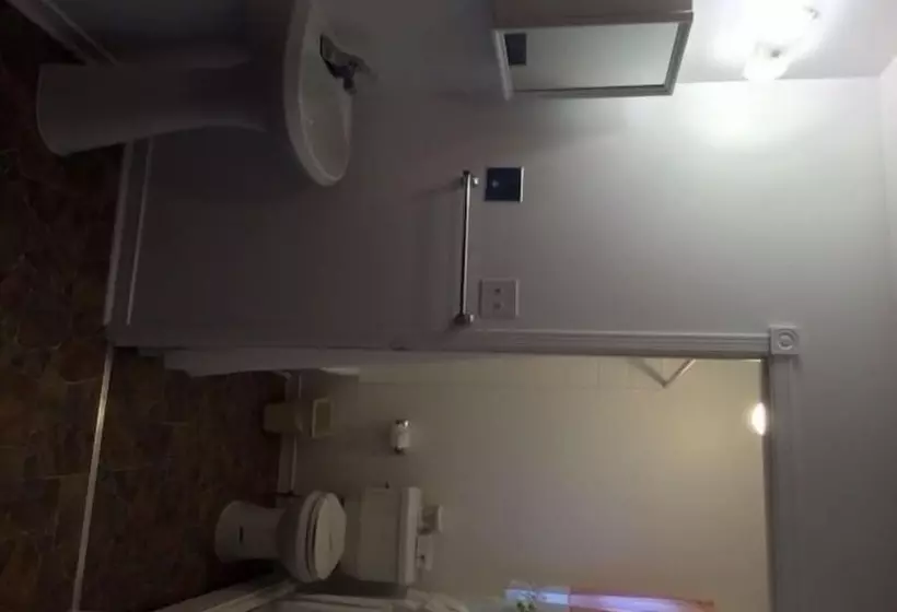 Aamiaismajoitus (B&B) Carleton Motel And Coffee Shop