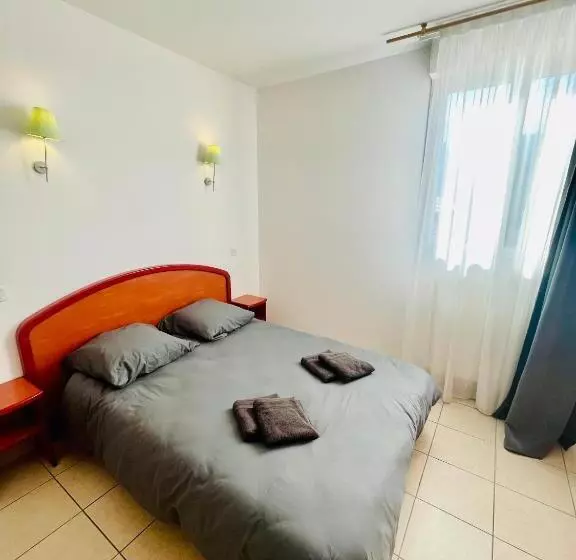 ホテル Auberge De Barret Sur Meouge