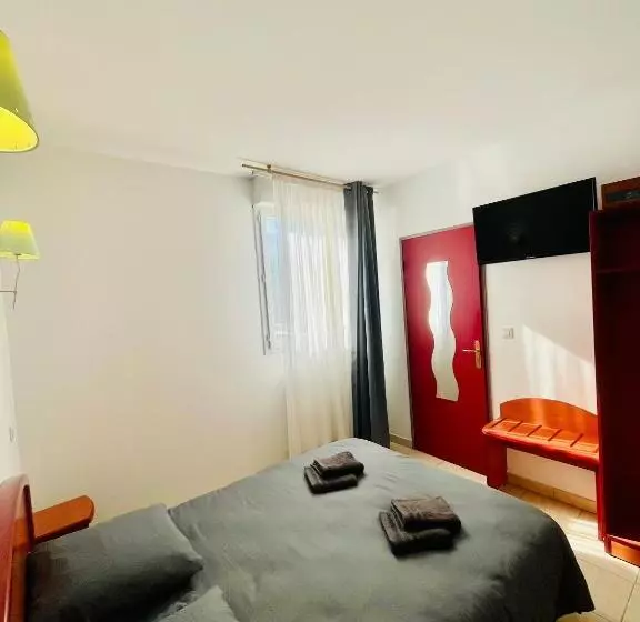 ホテル Auberge De Barret Sur Meouge