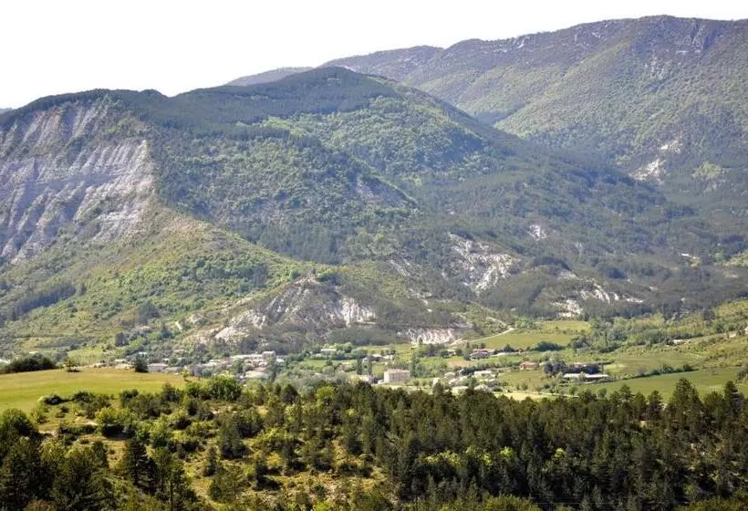 ホテル Auberge De Barret Sur Meouge