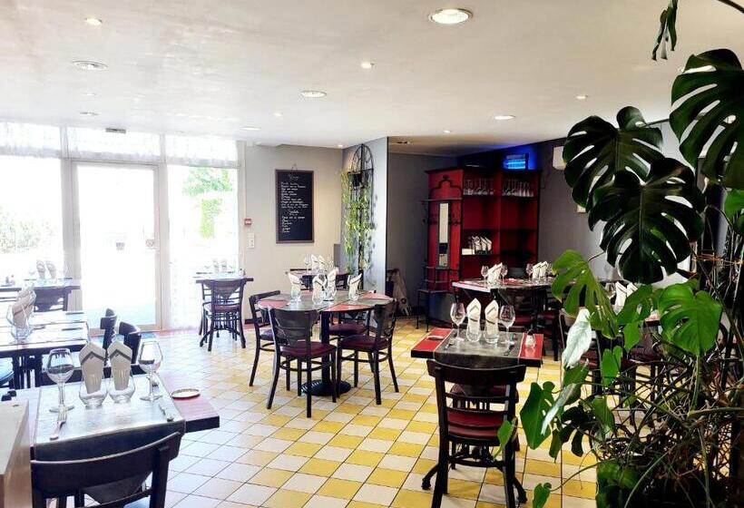 فندق Auberge Des Lacs Bleus