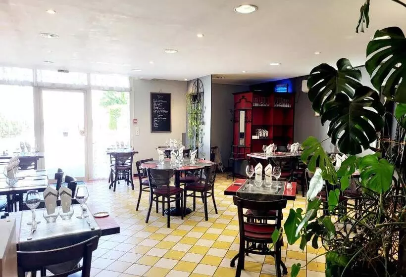 Hotelli Auberge Des Lacs Bleus