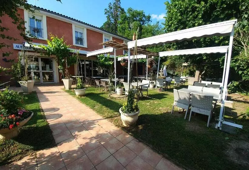 Hotelli Auberge Des Lacs Bleus