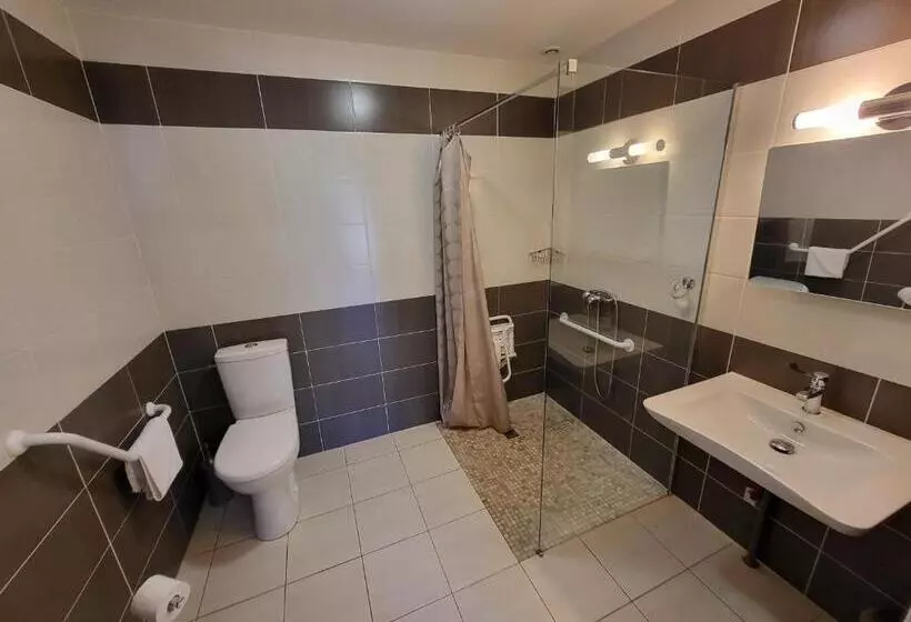 Hotelli Auberge Des Lacs Bleus