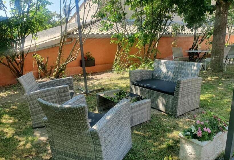 فندق Auberge Des Lacs Bleus