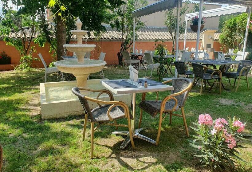 فندق Auberge Des Lacs Bleus