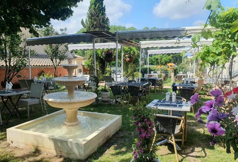 فندق Auberge Des Lacs Bleus