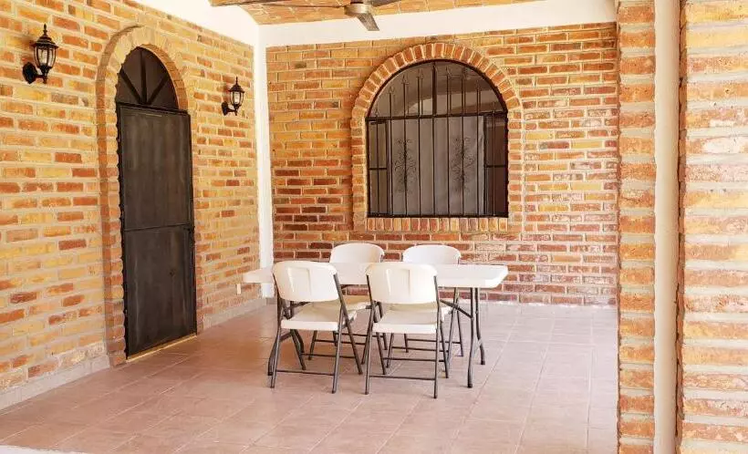 Hotelli Villas Del Monteón